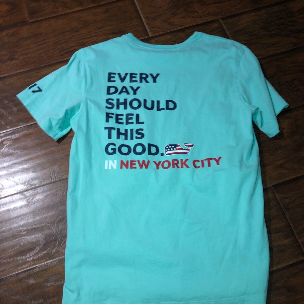 Vineyard vines tee